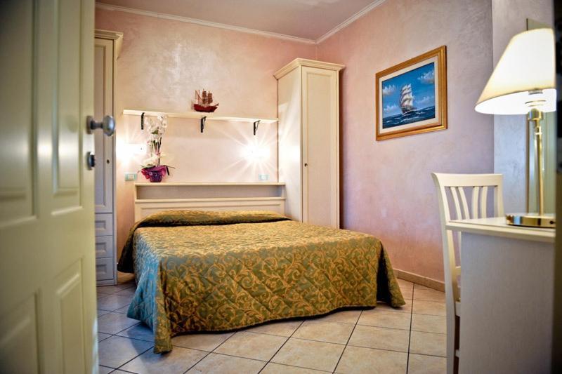 Hotel Residence Veliero Riccione Exterior photo