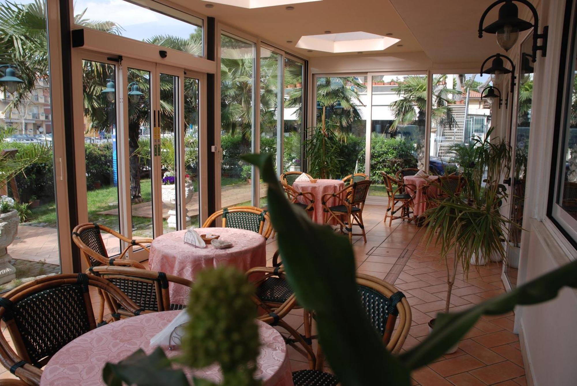 Hotel Residence Veliero Riccione Exterior photo